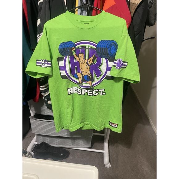 Size L- John Cena WWE Green T-Shirt “Never Give Up. Earn It” - Picture 1 of 4